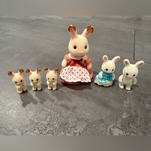 🐰Calico Critters Bunny Lot White Snow Warren Bunnies & Chocolate Rabbit Family🐰